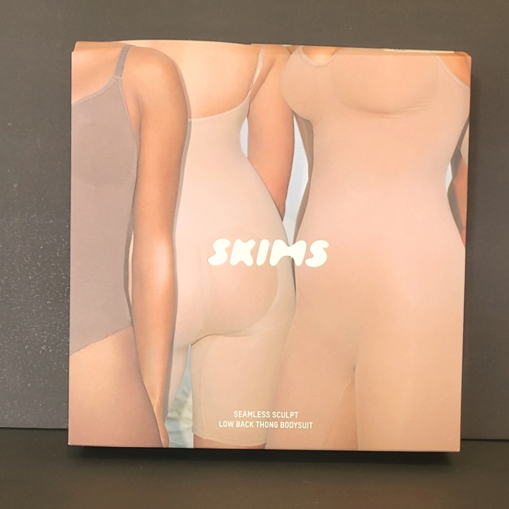 SKIMS Seamless Sculpt Low Back Thong Bodysuit - Nude